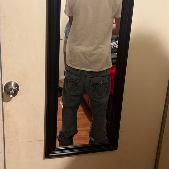 Mark shown in pictures CUT OFF LENGTH AT
BOTTOM AND RE STITCHED waist 36length39 - Picture 3 of 7